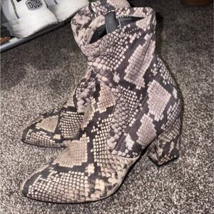Steve Madden Snakeskin Ankle Boots 7.5M